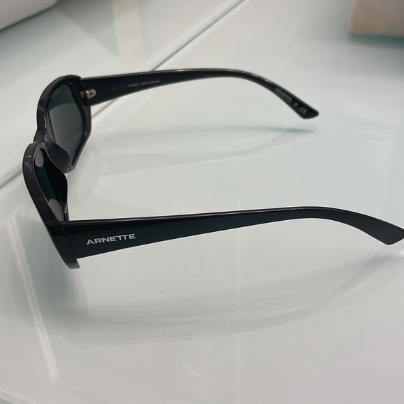 SOLD ▪️Post Malone x Arnette Sunglasses - Picture 5 of 9